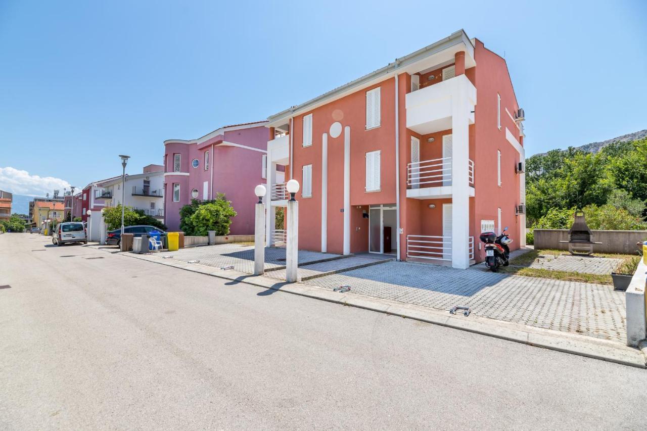 Apartments Melania & Antonia Baska  Exterior photo